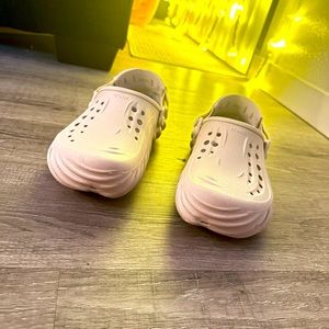Crocs echo Bone color